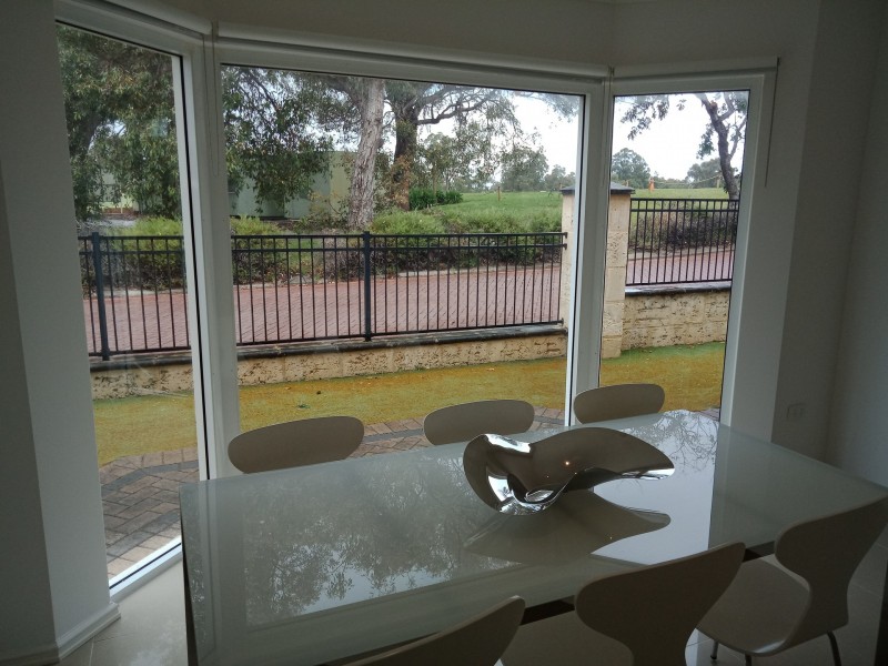 5 Auberge Lane, The Vines WA 6069