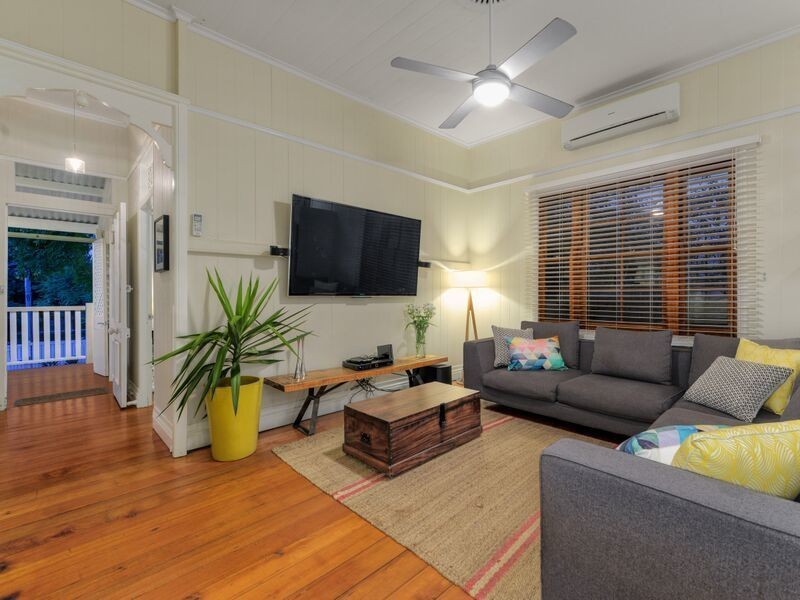 17 Paris Avenue, Morningside QLD 4170