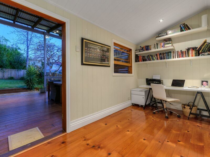 17 Paris Avenue, Morningside QLD 4170