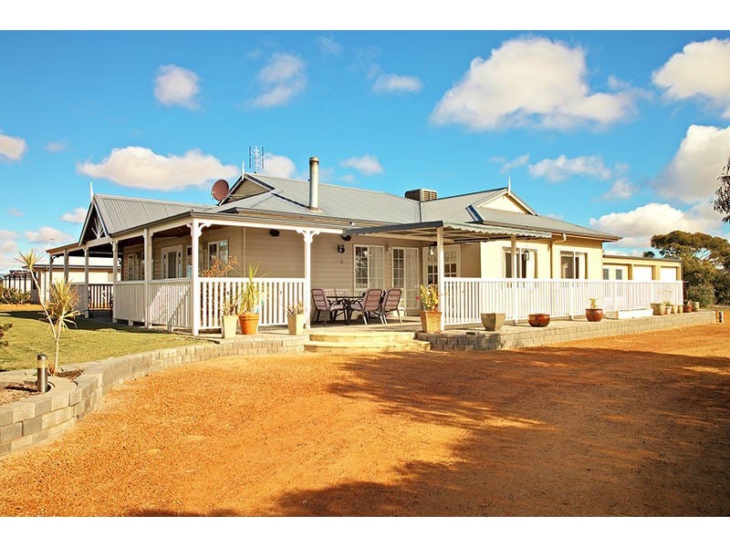 32 Curlew Way, Wickepin WA 6370