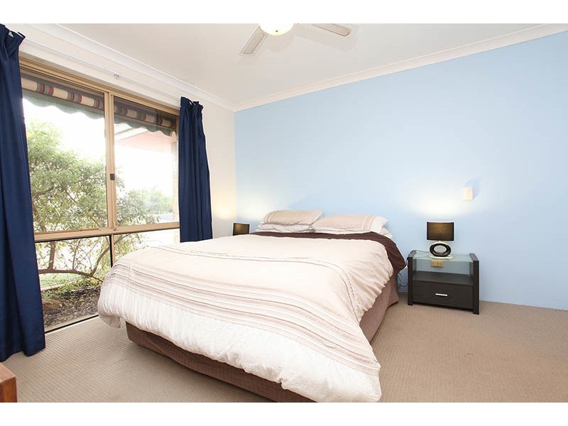 12 Cambridge Drive, Greenfields WA 6210