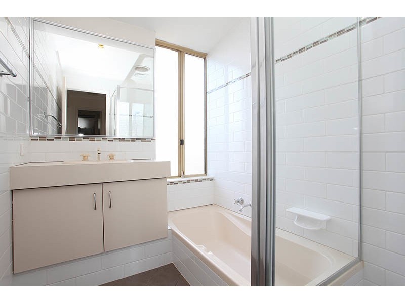 12 Cambridge Drive, Greenfields WA 6210