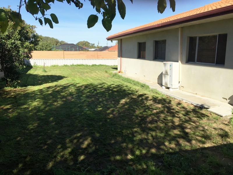 64 Leslie Street, Dudley Park WA 6210