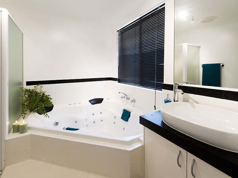 115 Fruit Tree Crescent, Forrestfield WA 6058