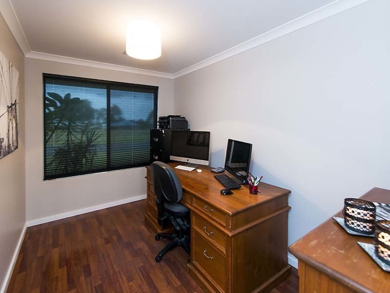 115 Fruit Tree Crescent, Forrestfield WA 6058