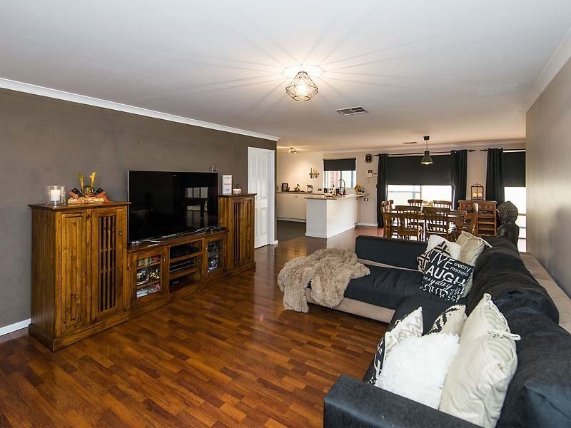 115 Fruit Tree Crescent, Forrestfield WA 6058