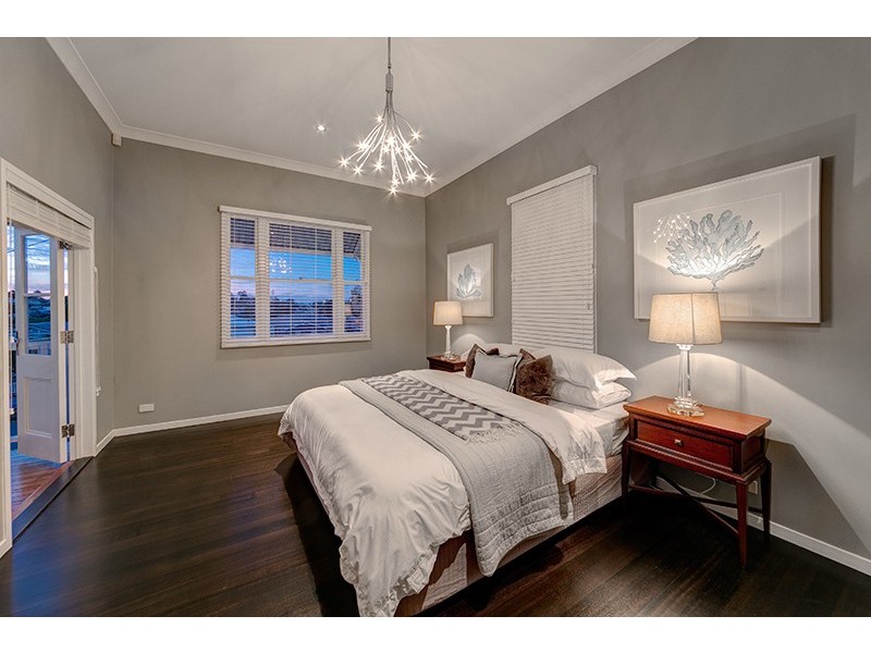 175  Mcilwraith Avenue, Norman Park QLD 4170