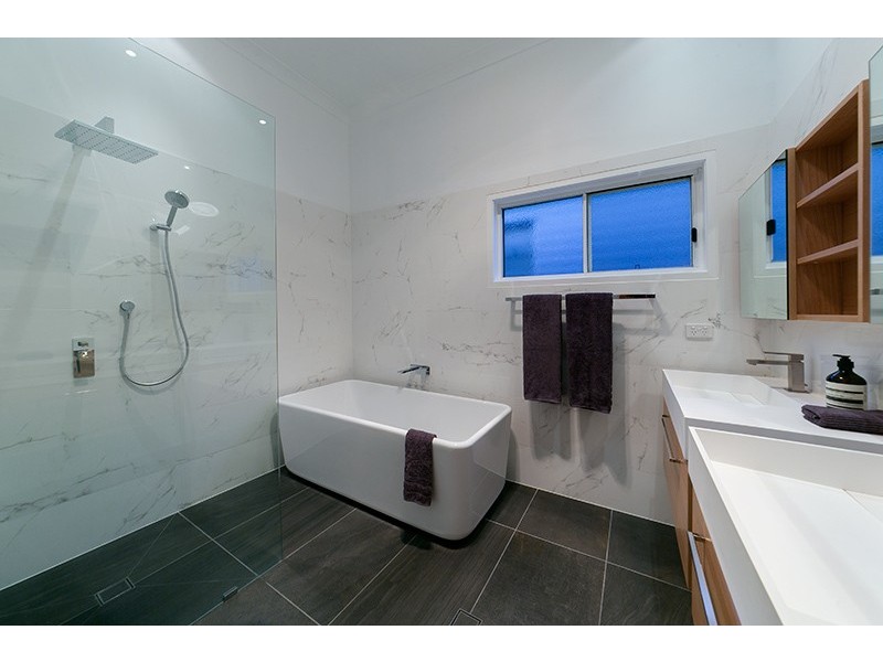 175  Mcilwraith Avenue, Norman Park QLD 4170