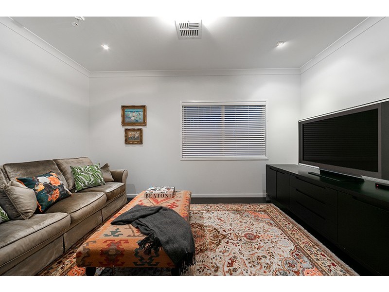 175  Mcilwraith Avenue, Norman Park QLD 4170