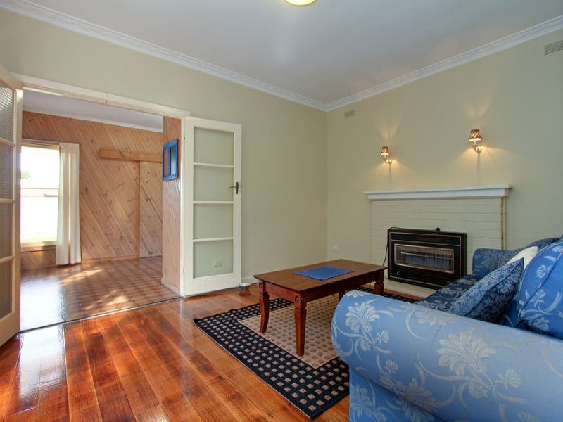 109 – 111 Seventh Avenue, Rosebud VIC 3939