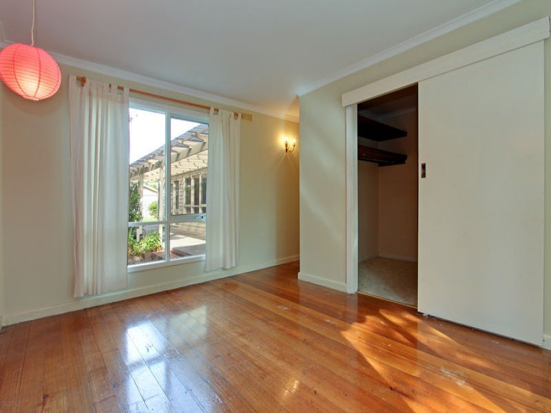 109 – 111 Seventh Avenue, Rosebud VIC 3939