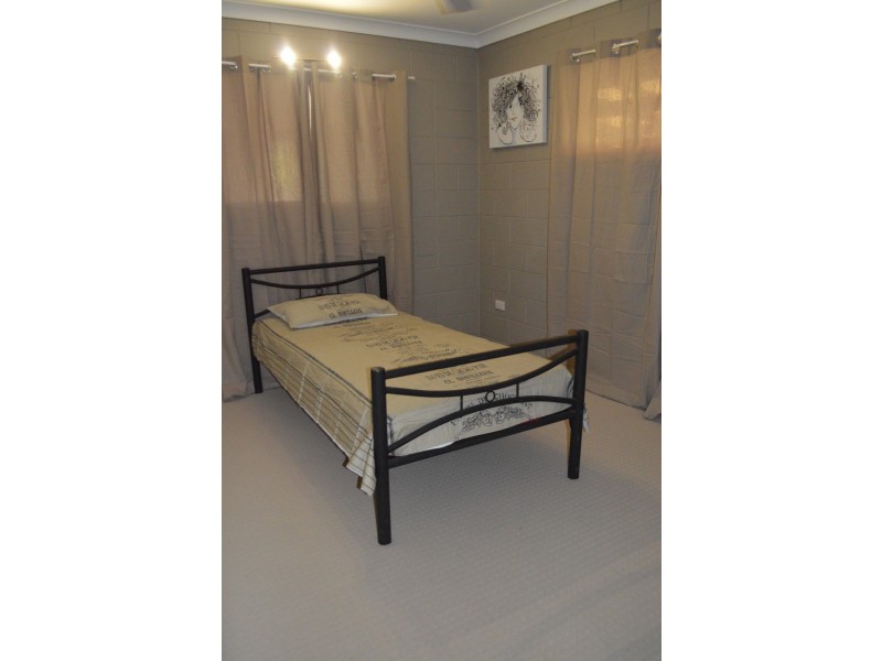 7 Santal Drive, Rasmussen QLD 4815