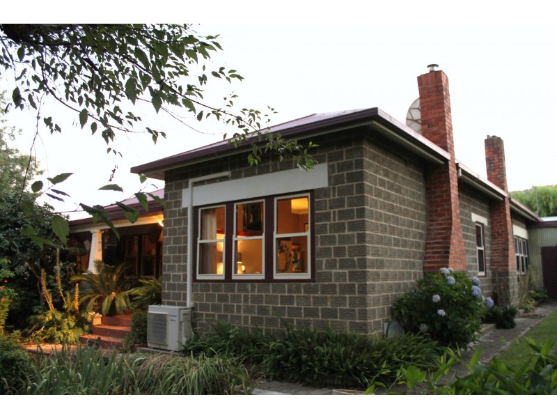 9775 Murray River Road, Pine Mountain VIC 3709