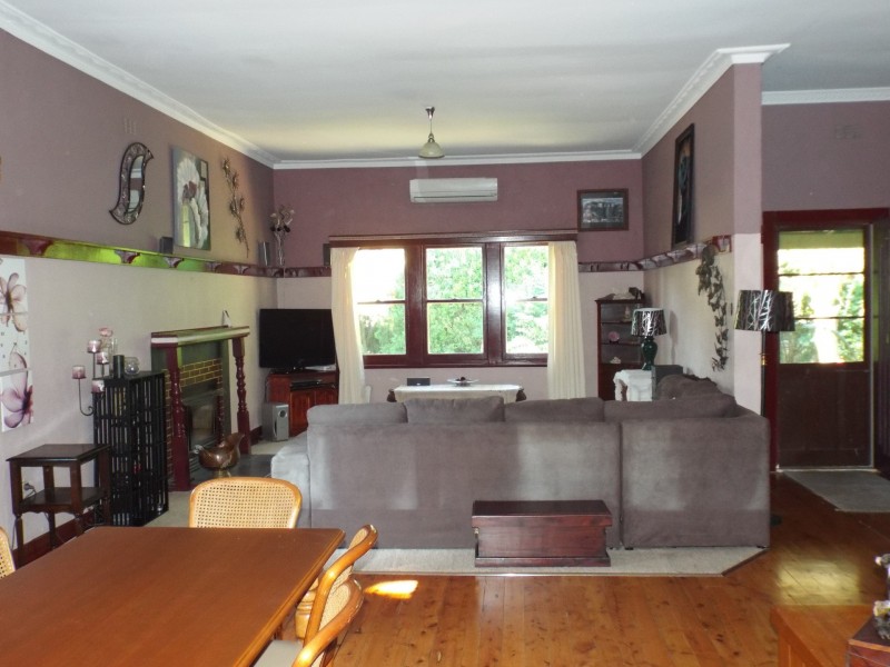 9775 Murray River Road, Pine Mountain VIC 3709