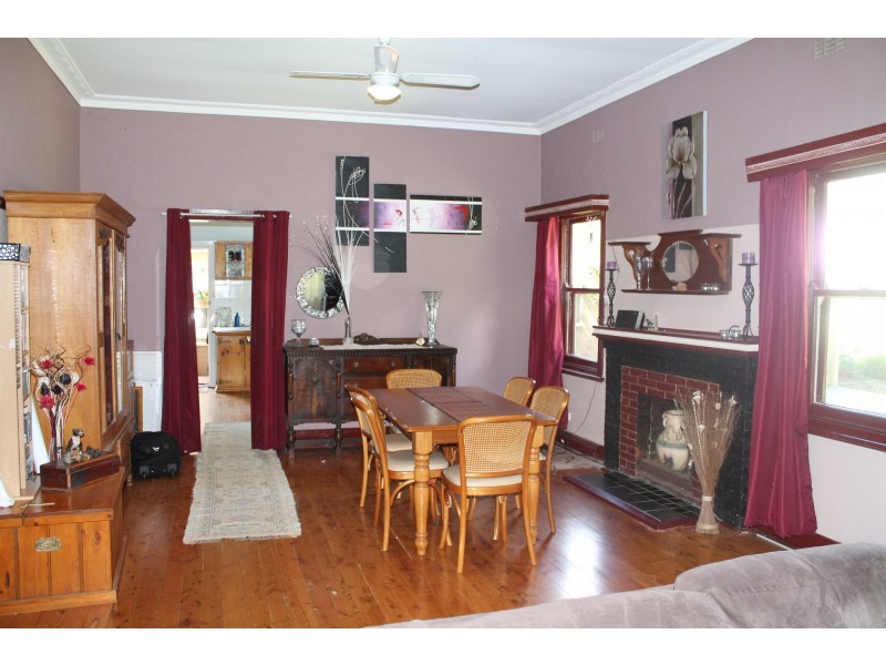 9775 Murray River Road, Pine Mountain VIC 3709