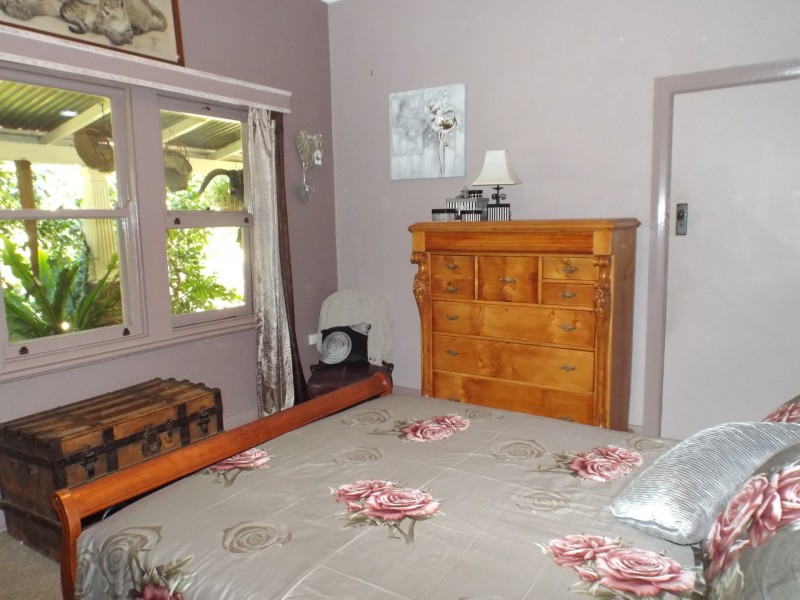 9775 Murray River Road, Pine Mountain VIC 3709