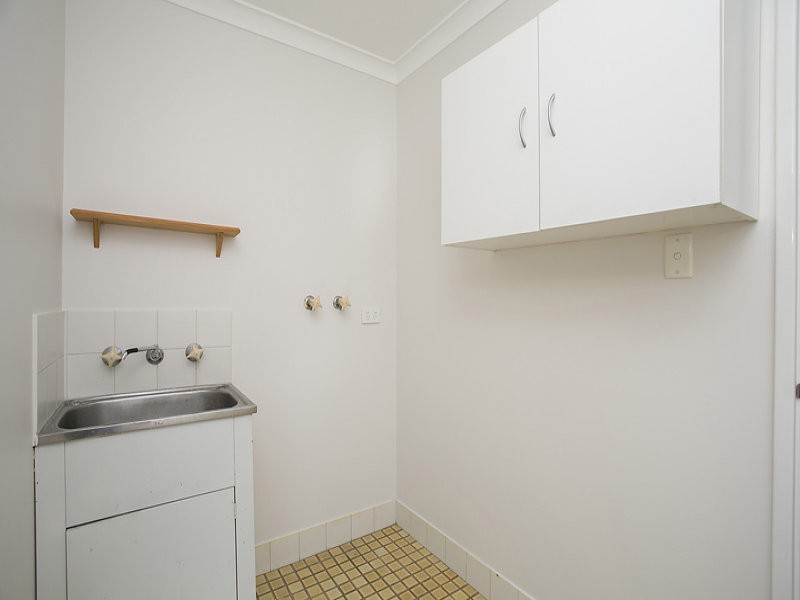 2/16 Naunton Crescent, Eden Hill WA 6054