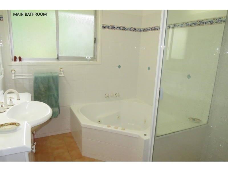 12 Innes Avenue, Molendinar QLD 4214