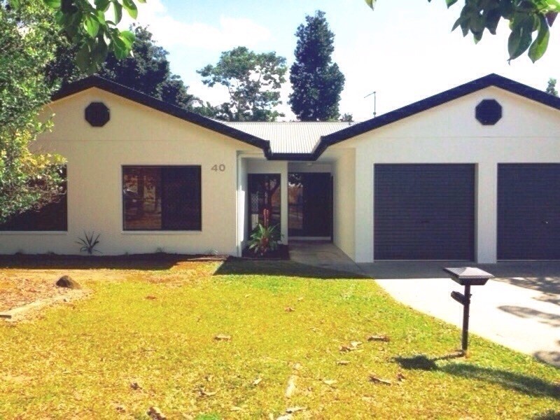 40 Daphne Drive, Redlynch QLD 4870