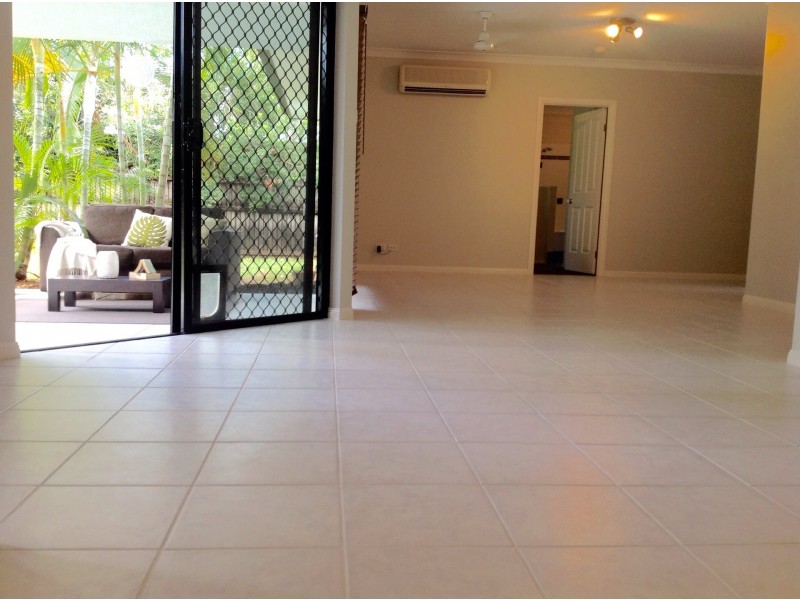 40 Daphne Drive, Redlynch QLD 4870