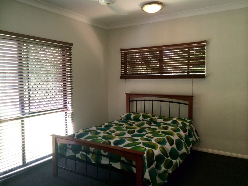 40 Daphne Drive, Redlynch QLD 4870