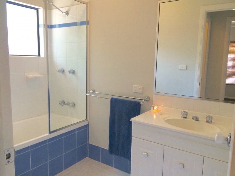 40 Daphne Drive, Redlynch QLD 4870