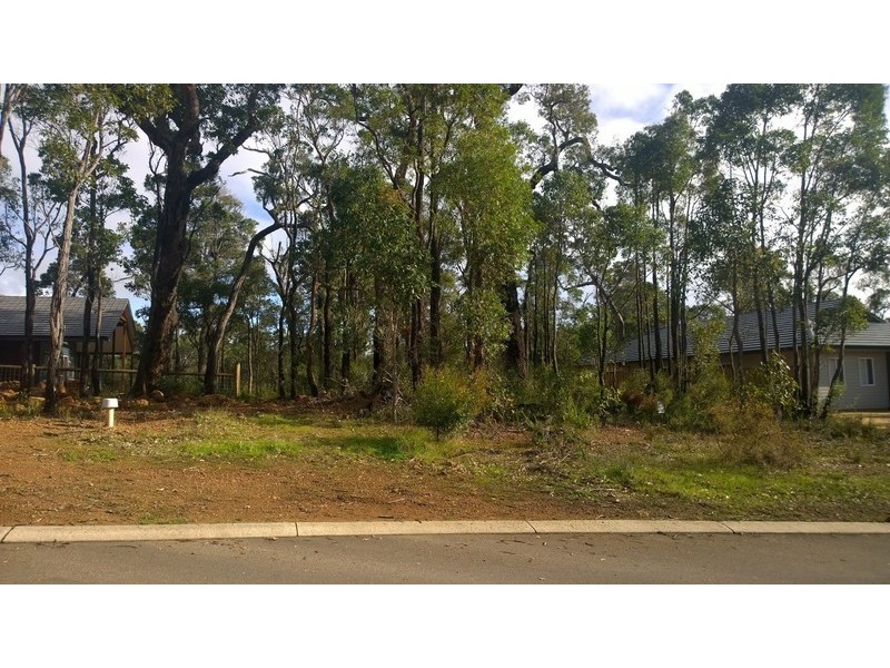 10 Sanctuary Circle, Cowaramup WA 6284