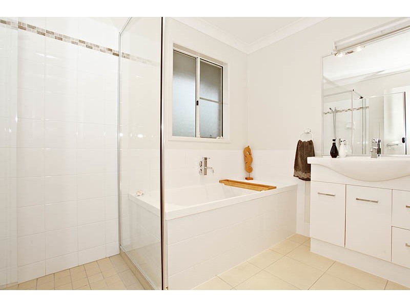 40-42 Haygarth Drive, Kooralbyn QLD 4285