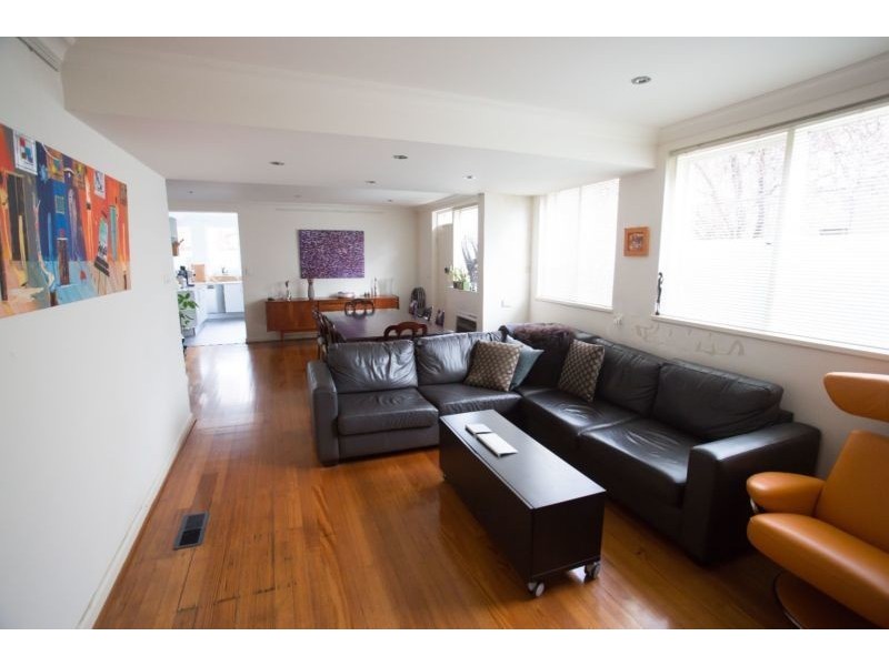 13a/3 Wimbledon Avenue, Elwood VIC 3184