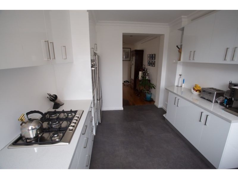 13a/3 Wimbledon Avenue, Elwood VIC 3184
