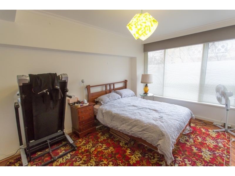 13a/3 Wimbledon Avenue, Elwood VIC 3184