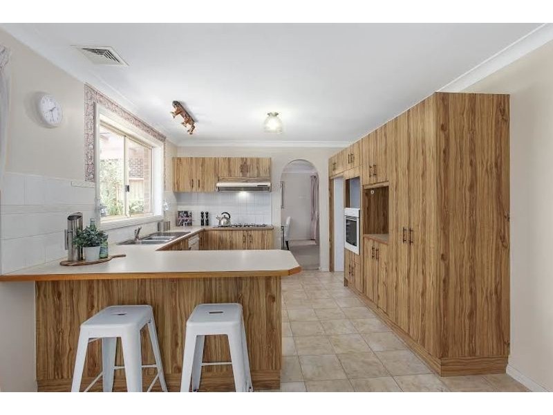 9 Dinmore Place, Castle Hill NSW 2154