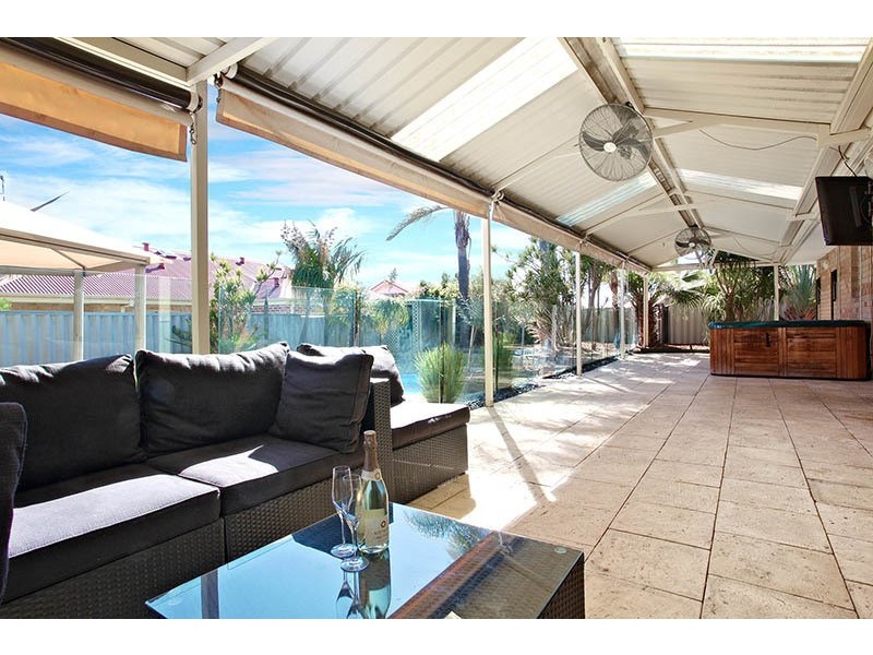 1 Riverfig Place, Alexander Heights WA 6064