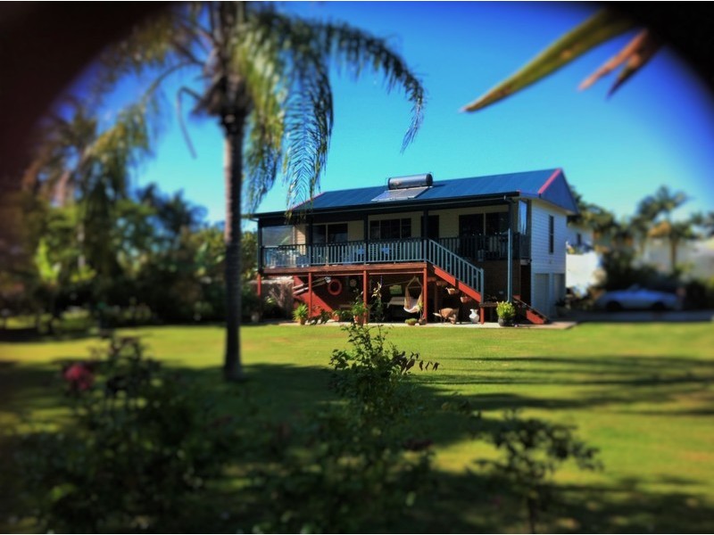 2 Yamba Street, Palmers Island NSW 2463
