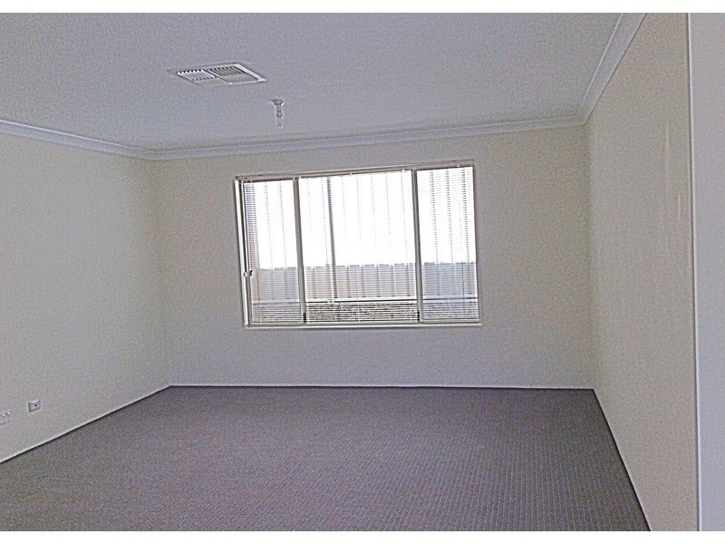 22 CAWANA PARKWAY, Lakelands WA 6180