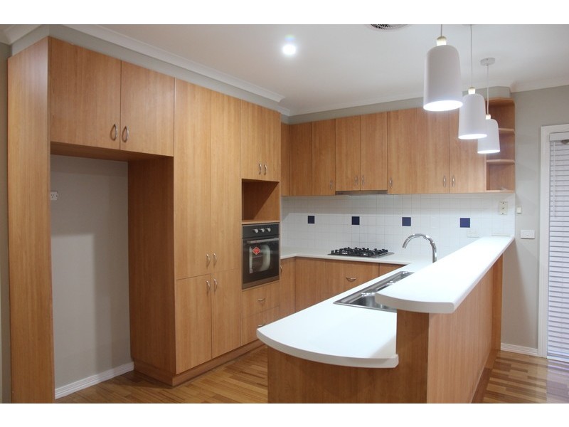 9 Bunya Close, Caroline Springs VIC 3023