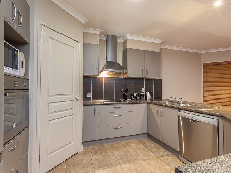 2 Cedar Street, North Lakes QLD 4509