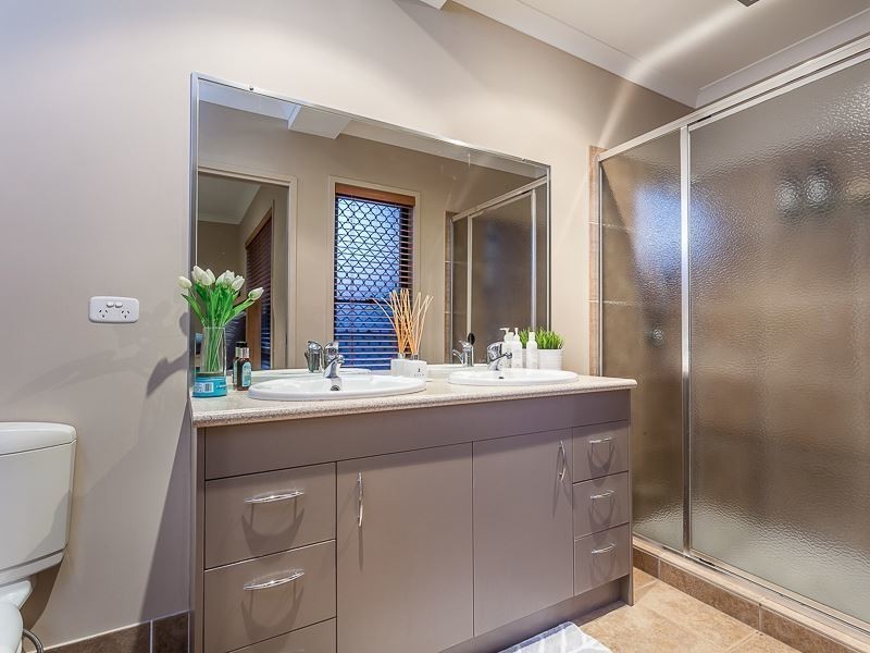 2 Cedar Street, North Lakes QLD 4509