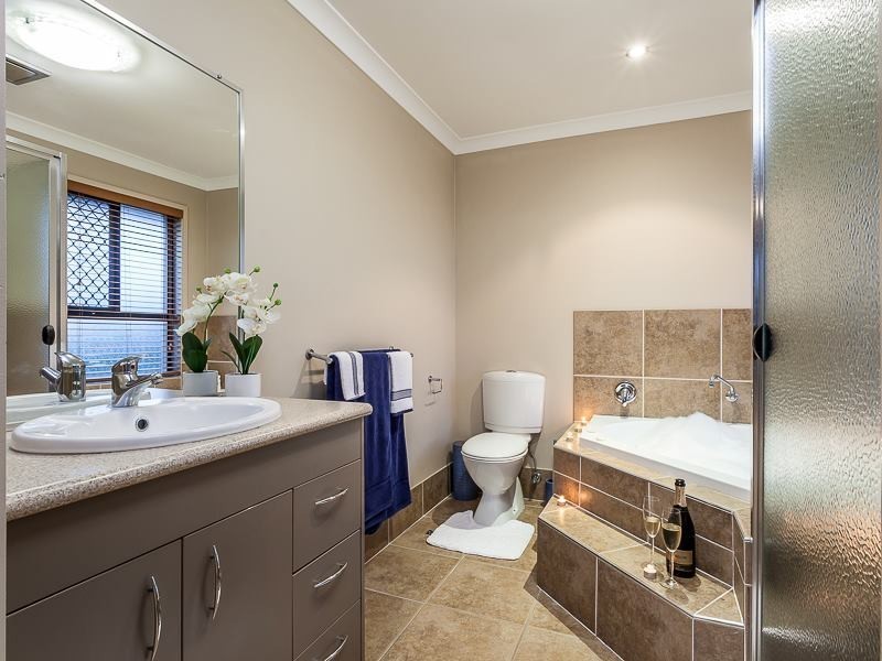 2 Cedar Street, North Lakes QLD 4509