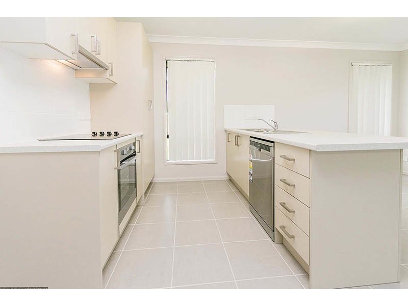 221 Pulgul Street, Urangan QLD 4655