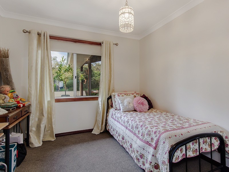 23 Passive Place, Barragup WA 6209