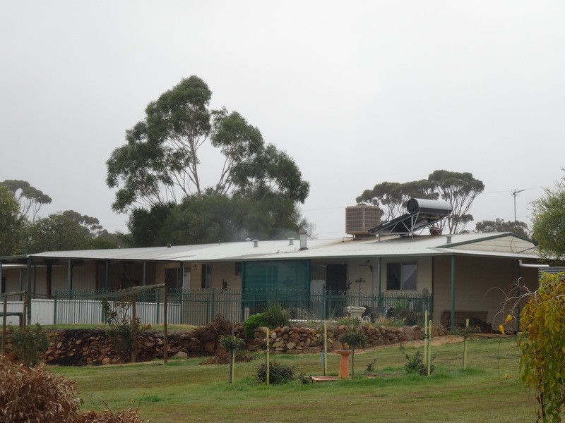 272 Bullara Street, Cuballing WA 6311