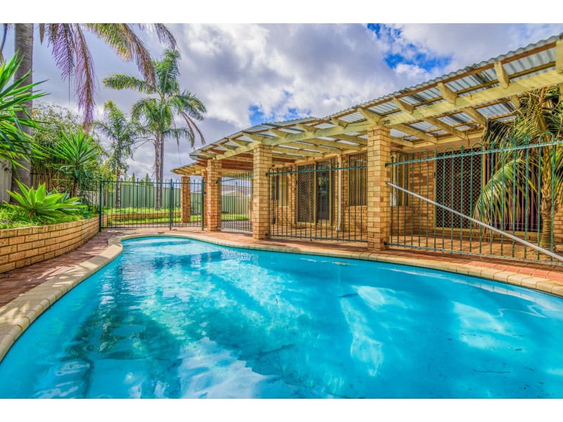 6 Avalon Close, Woodvale WA 6026