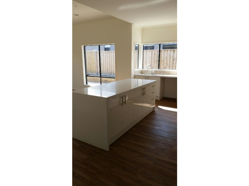 207 Fischer St, Torquay VIC 3228