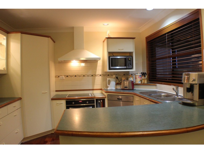 50 Jilbard Drive, Springwood QLD 4127