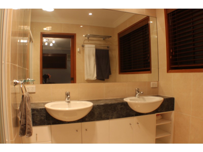 50 Jilbard Drive, Springwood QLD 4127