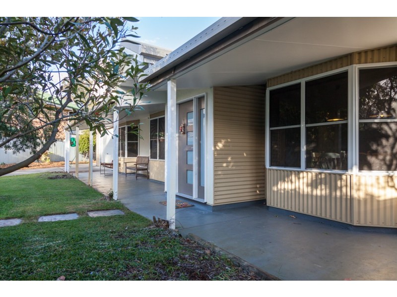 64 Kindara Street, Amity Point QLD 4183