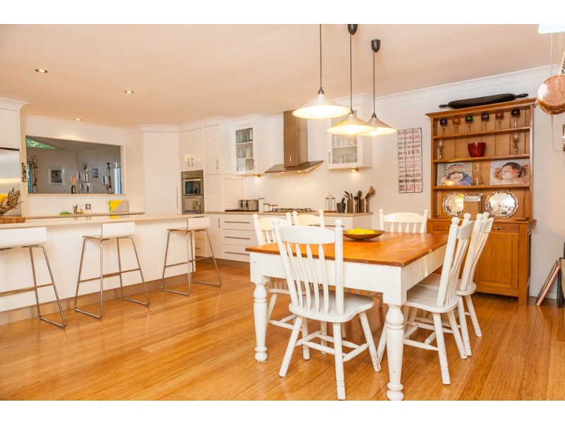 64 Kindara Street, Amity Point QLD 4183