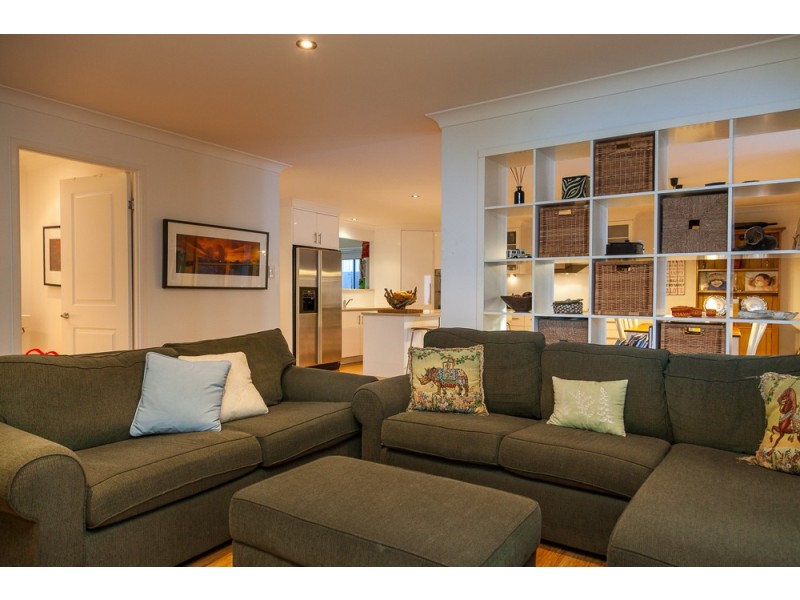 64 Kindara Street, Amity Point QLD 4183