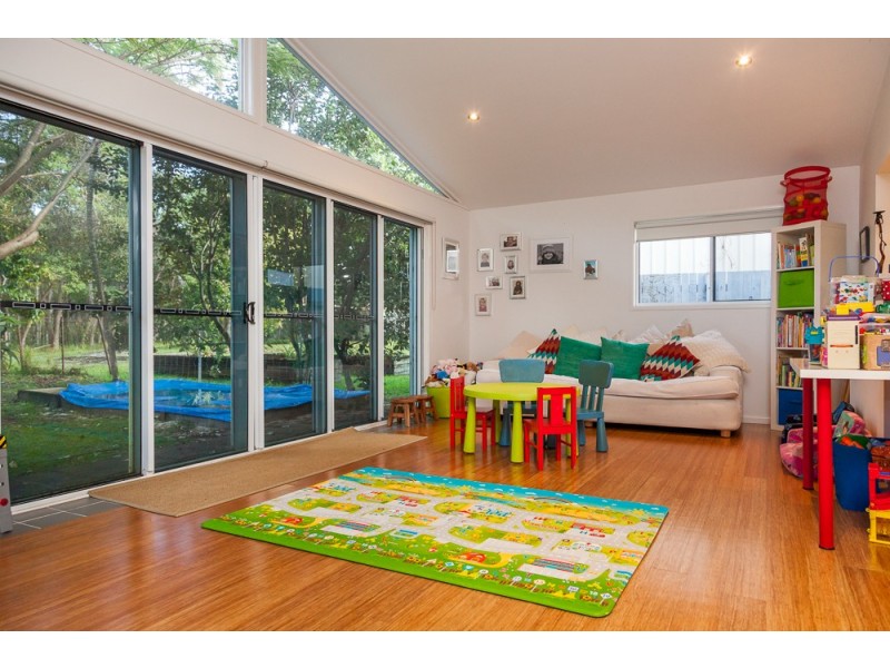 64 Kindara Street, Amity Point QLD 4183